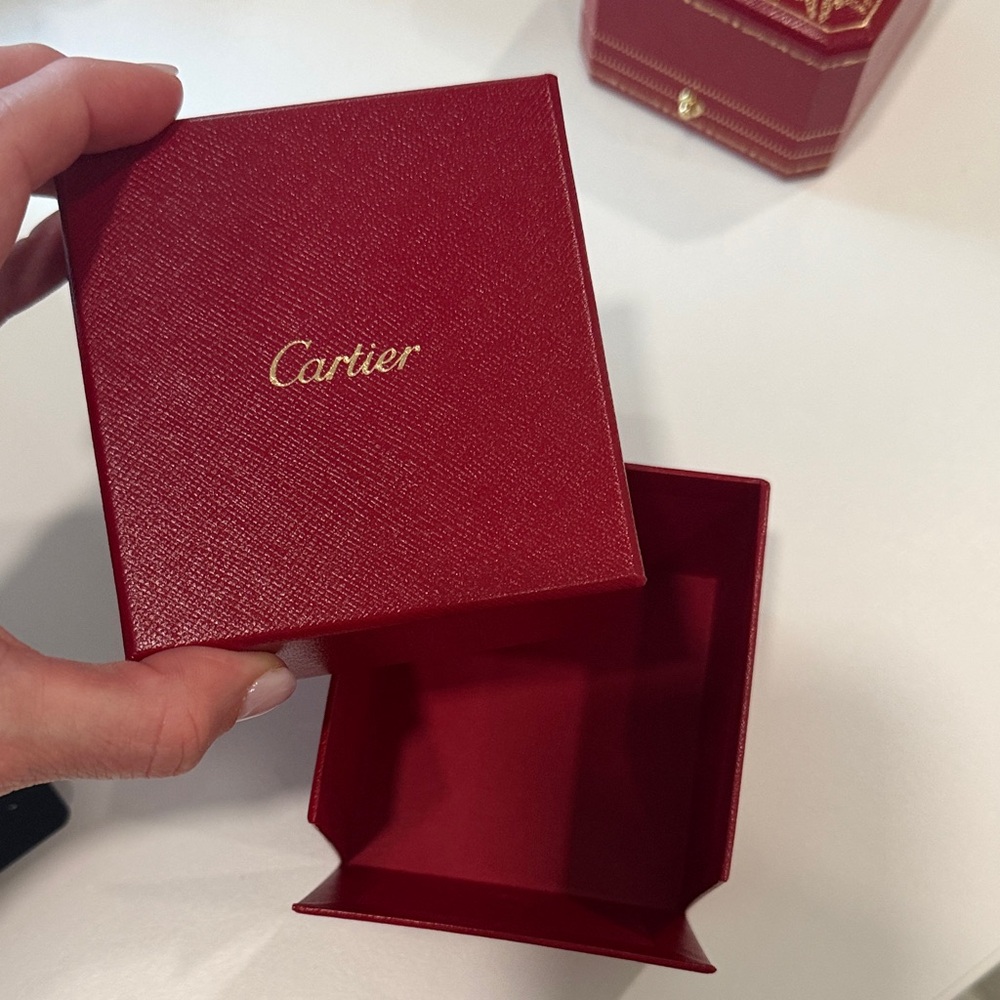 Cartier Red and Black Jewelry Box with Gold Detailing - Picture 7 of 7